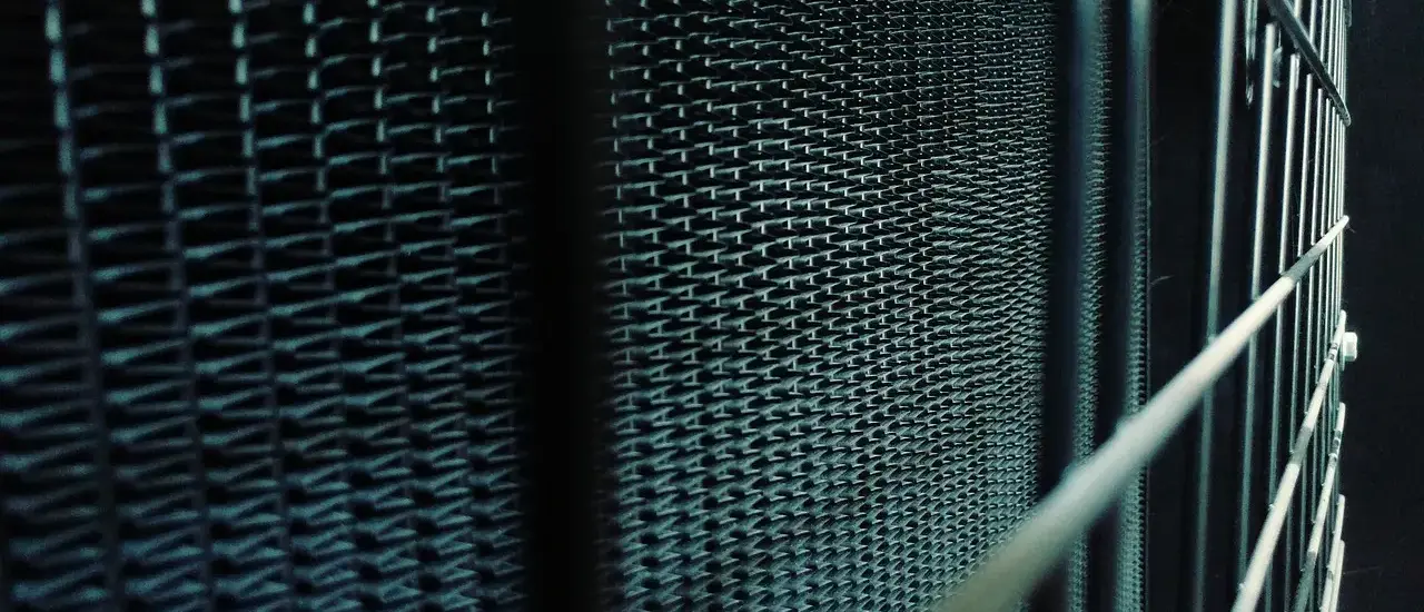 Hvordan forbereder jeg overfladen, inden jeg påfører metalmaling?