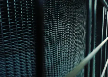 Hvordan forbereder jeg overfladen, inden jeg påfører metalmaling?